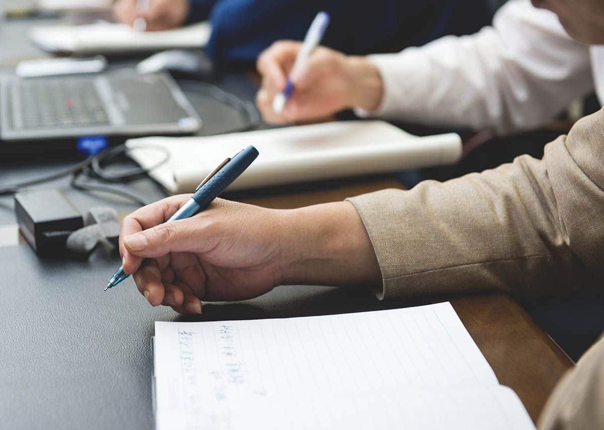 Optimized ALT text for higher education business management course image.
