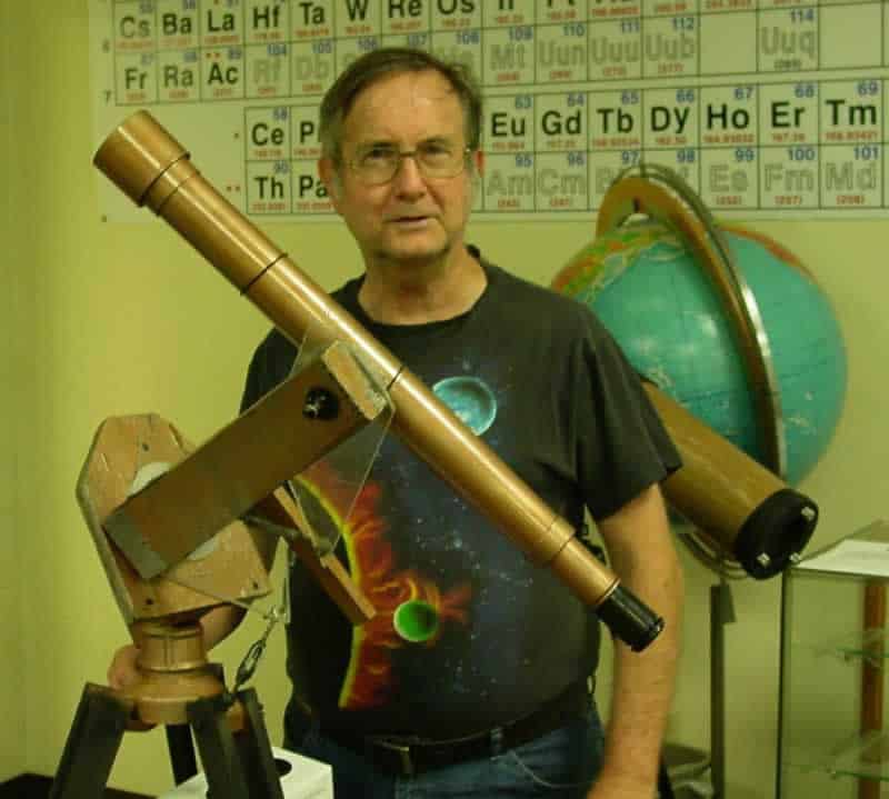 Astronomy professor Wayne Wooten demonstrates telescope equipment for PSC students.