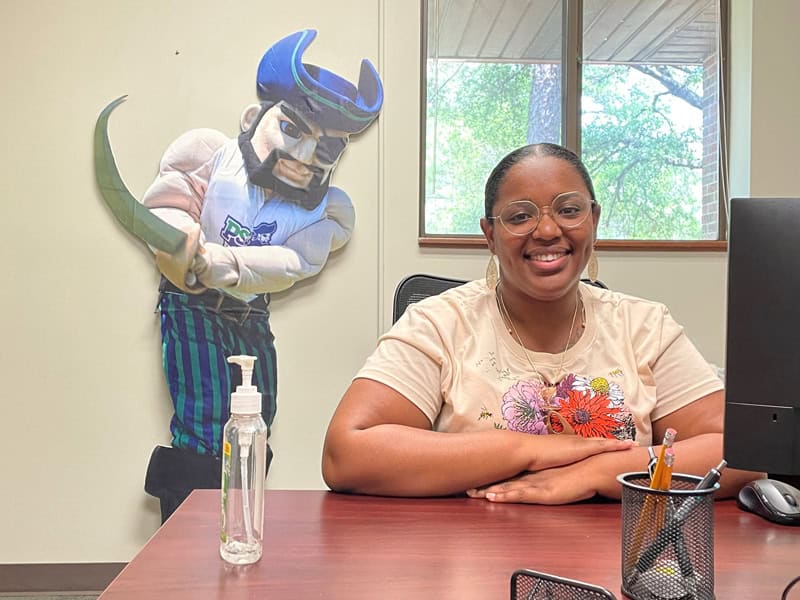 decorative image of tyra-henderson-sm , New Student Services Adviser Tyra Henderson is a PSC alumna who knows the challenges students face 2022-06-29 09:22:45