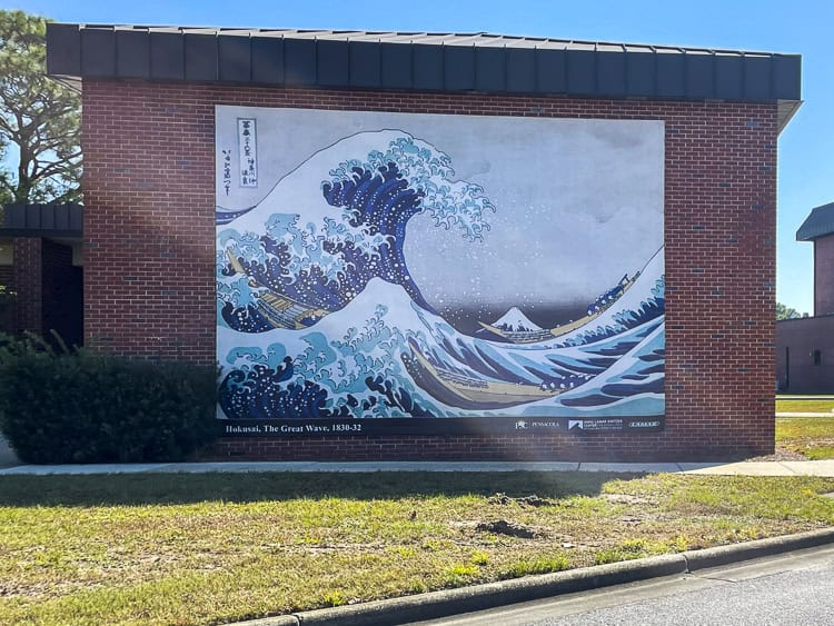 decorative image of outdoor-gallery-3-2 , Farewell, van Gogh&rsquo;s &lsquo;Starry Night,&rsquo; Hello Hopper&rsquo;s &lsquo;Nighthawks&rsquo; 2022-11-10 11:53:13