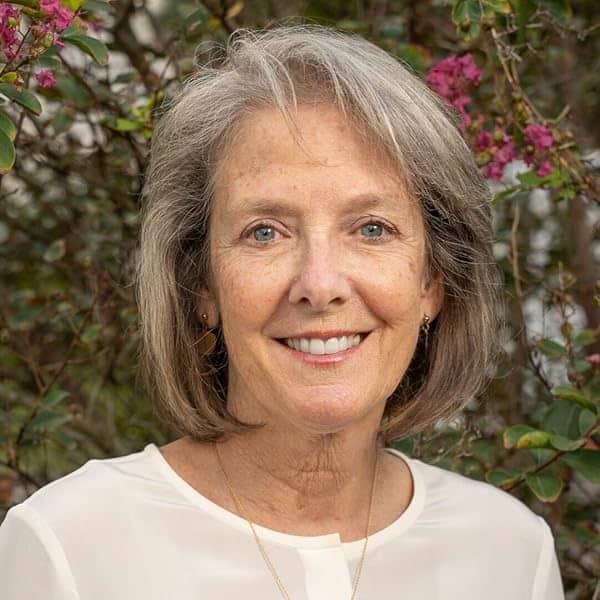 Experienced historian shares perspectives on American history from 1630 onward.